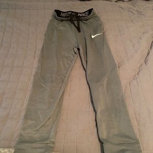Nike Lg sweatpants dry-fit boys
